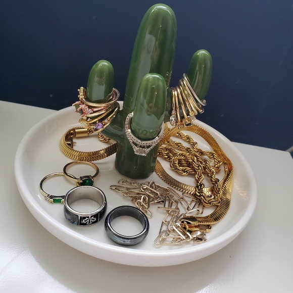 Cactus ring holder. - Picture 3 of 3